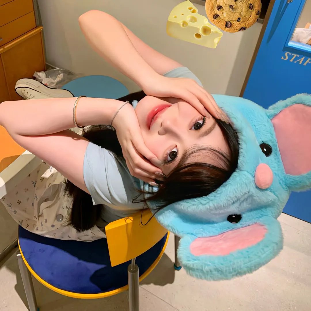 如月微笑